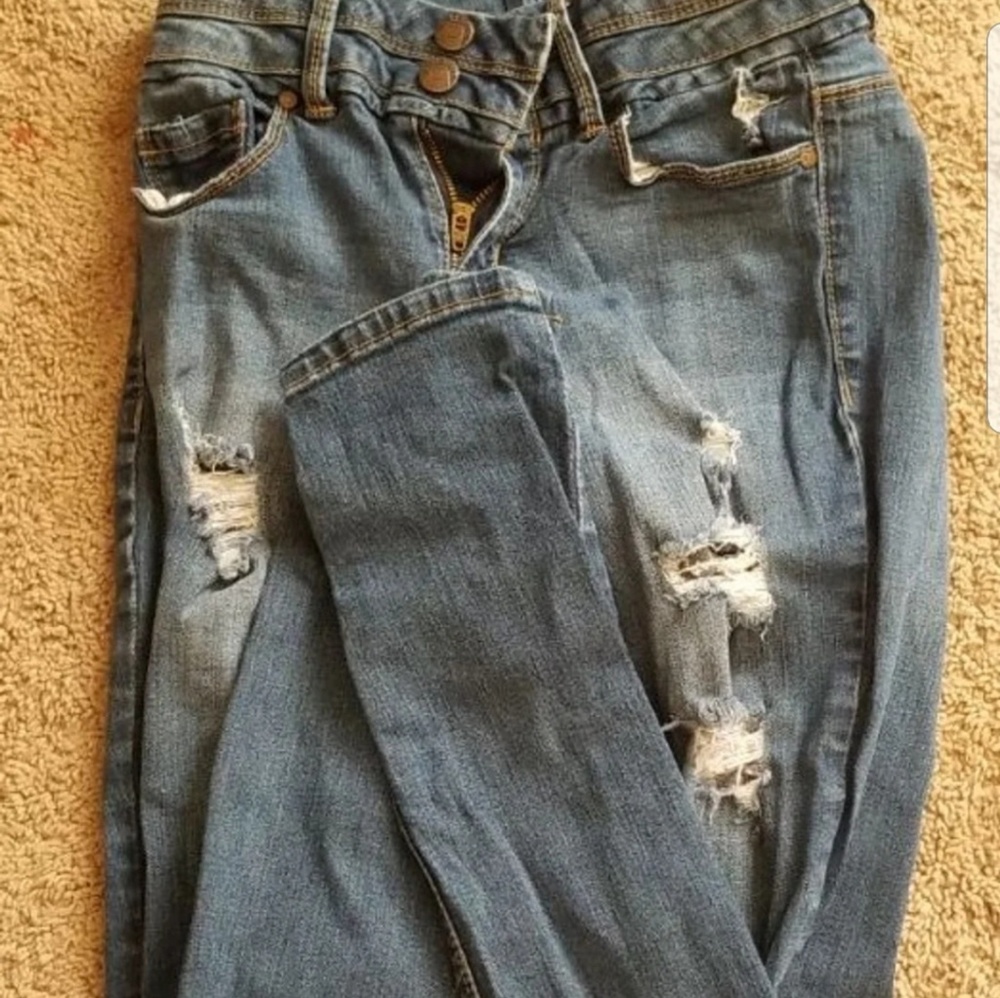 Distressed Skinny Jeans